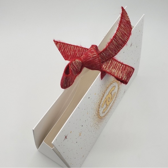 CHANEL Gift Bag - Picture 5 of 5